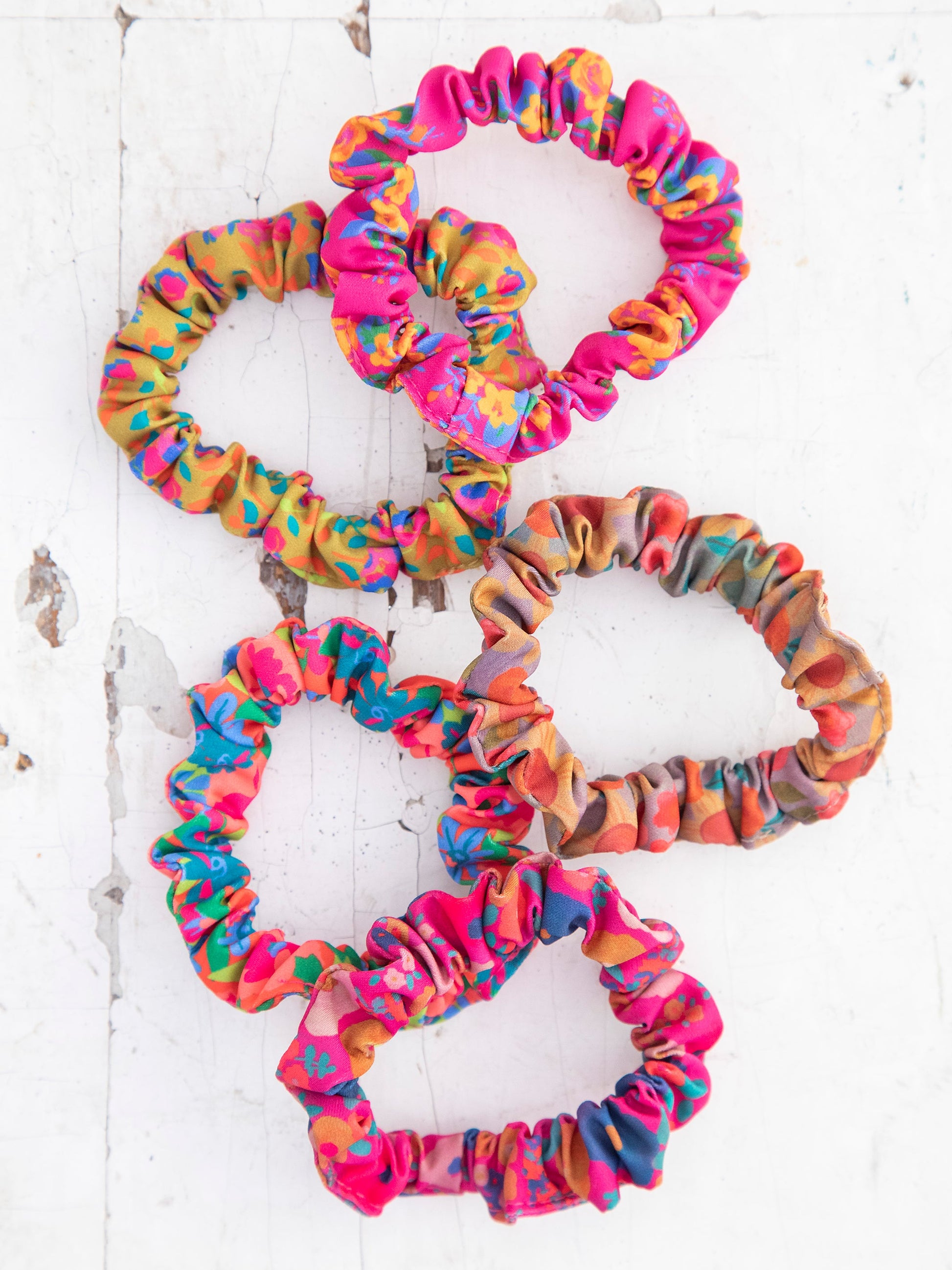 Mixed Print Scrunchies, Set of 5 - Pink