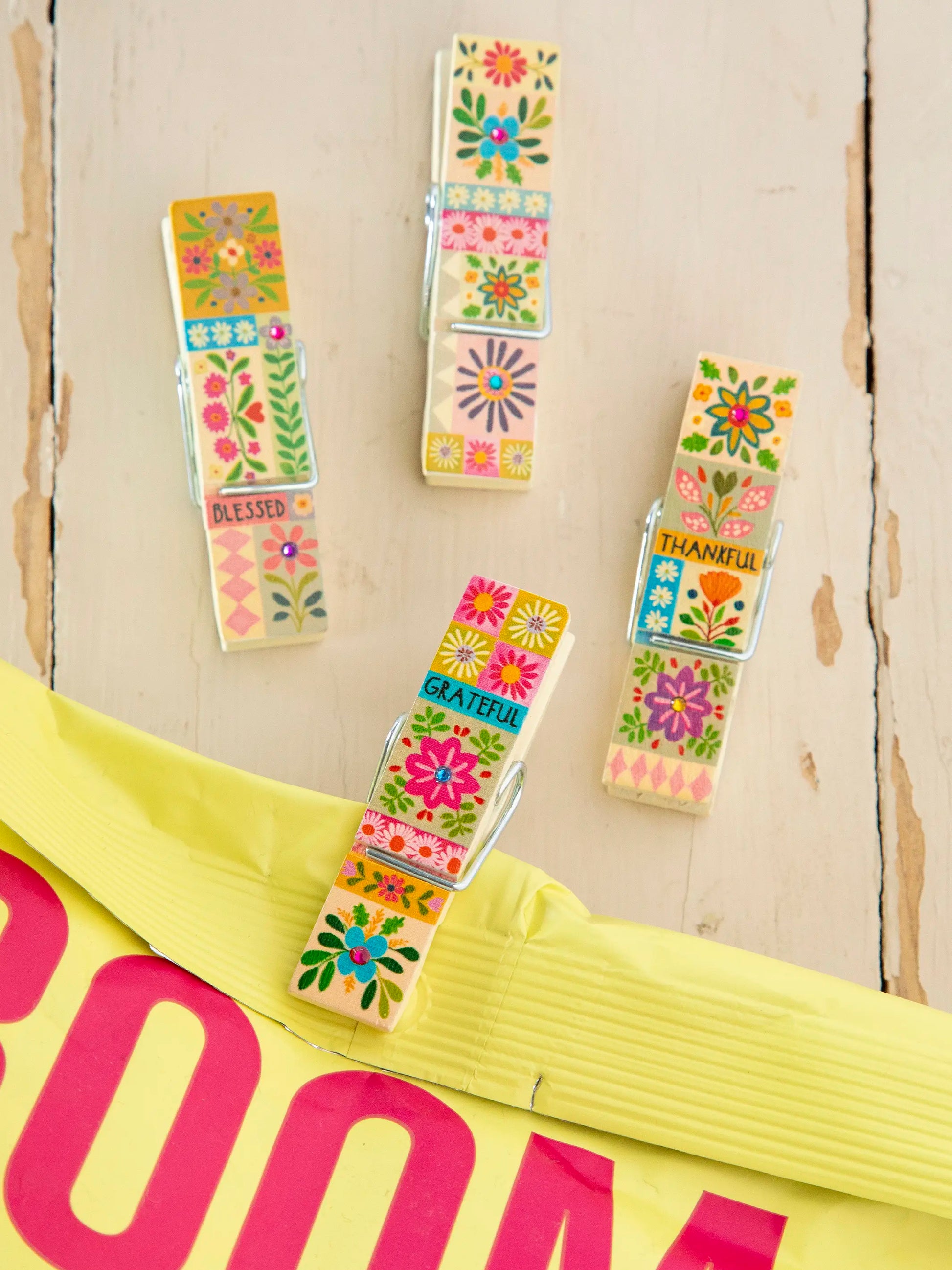 Happy Clips, Set of 4 - Thankful Grateful Blessed